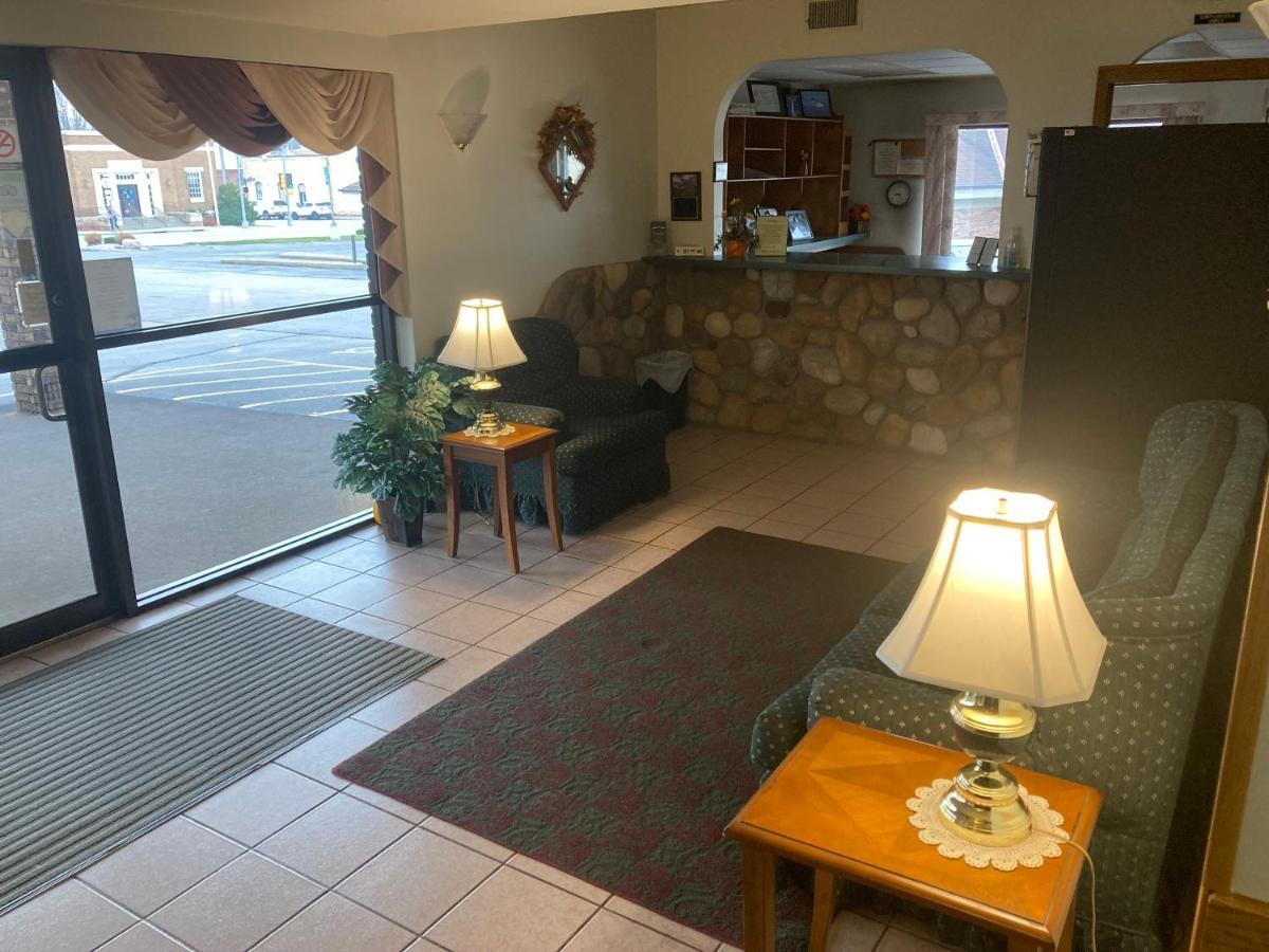 Landmark Motel Clintonville Buitenkant foto