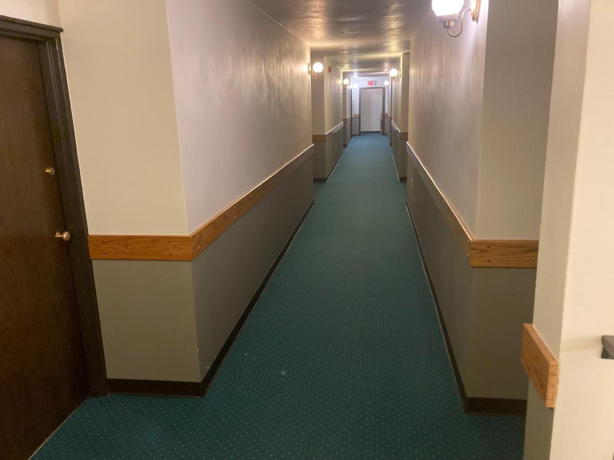 Landmark Motel Clintonville Buitenkant foto