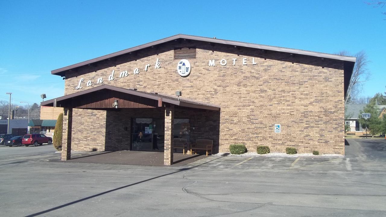 Landmark Motel Clintonville Buitenkant foto